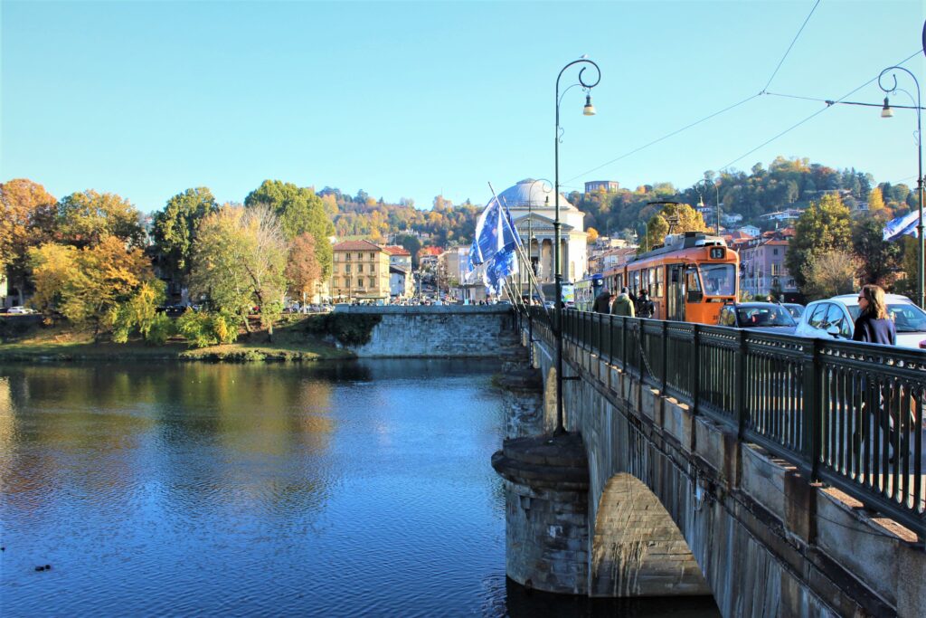 River Po and bridge